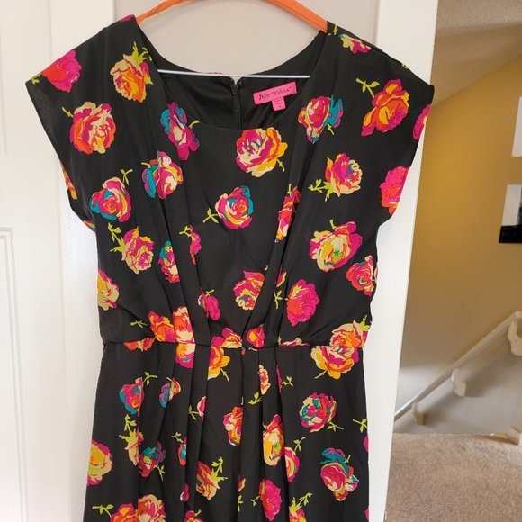 Betsey Johnson size 10 signature floral ruched front dress - Picture 1 of 4